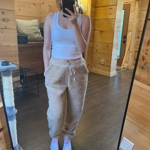 NWT Hollister Sherpa Joggers